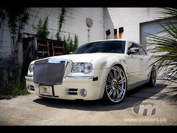 copy_0_Chrysler 300C 